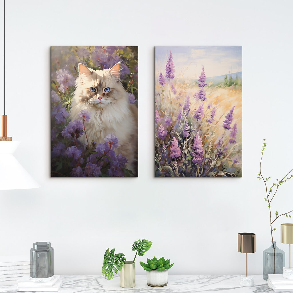 Gato entre lavandas en un interior