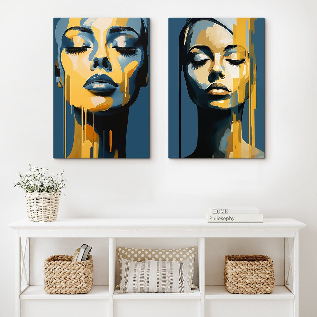 Rostro con pintura amarilla en un interior