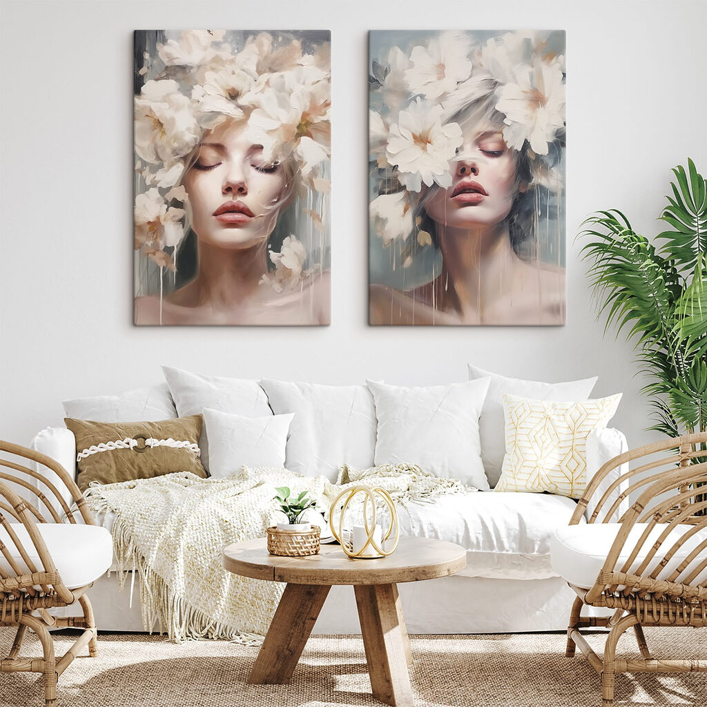 Mujer con flores en un interior