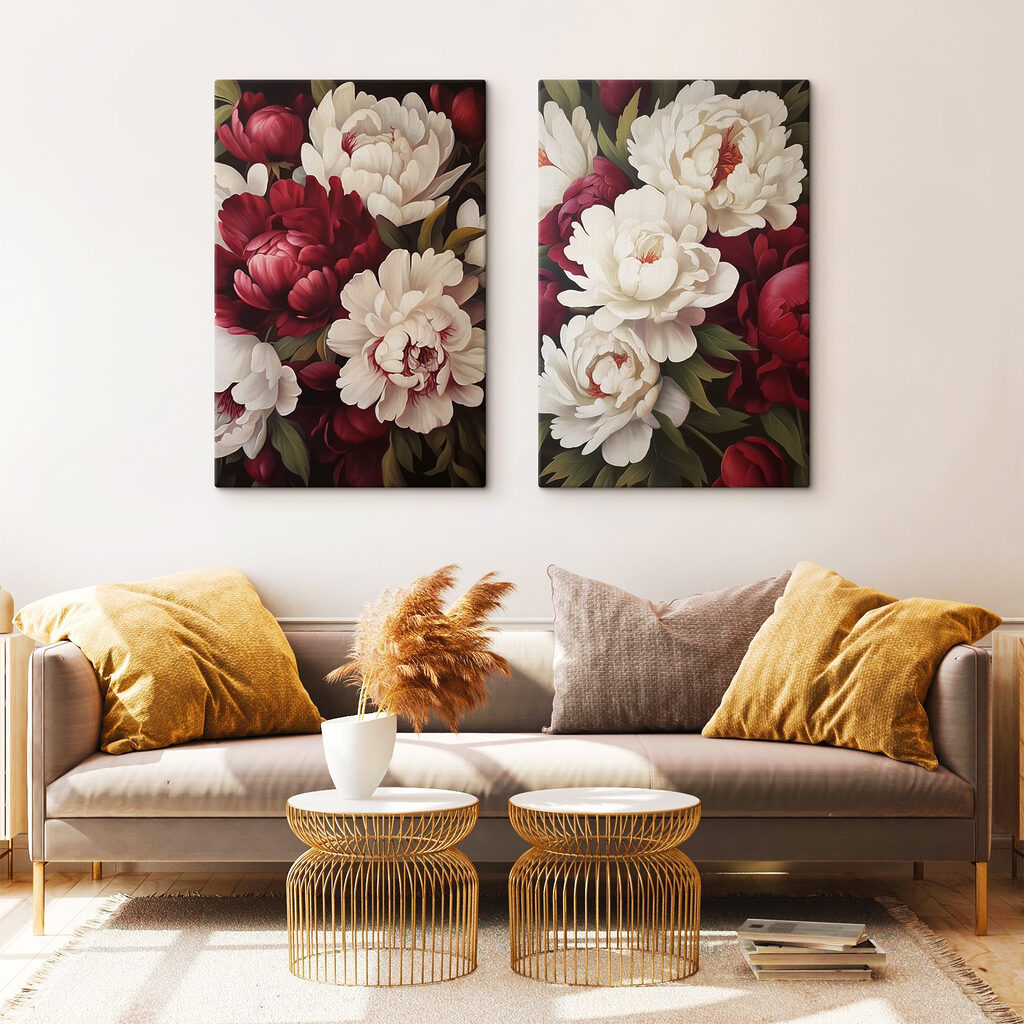Peonías en flor en un interior