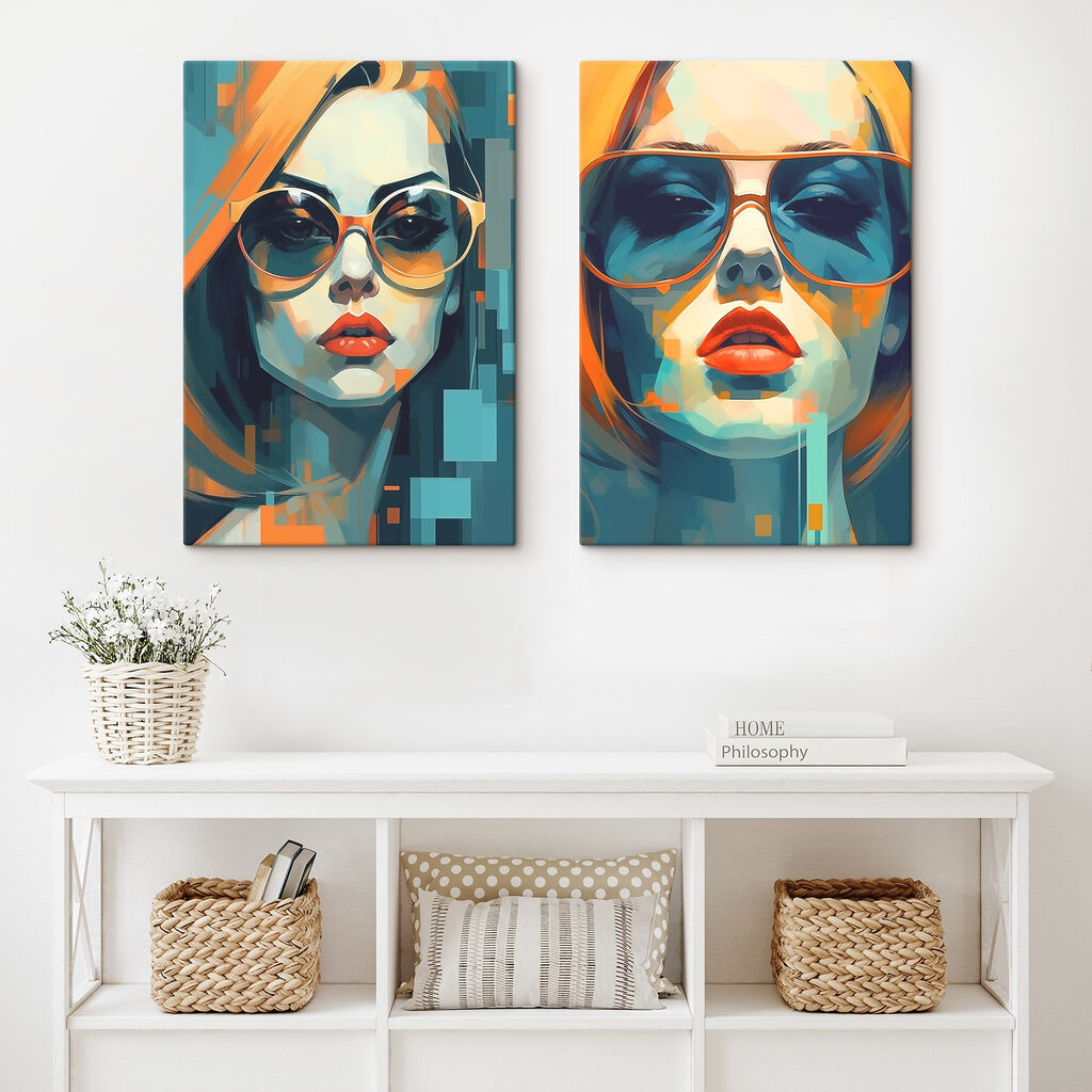 Retrato azul y naranja en un interior
