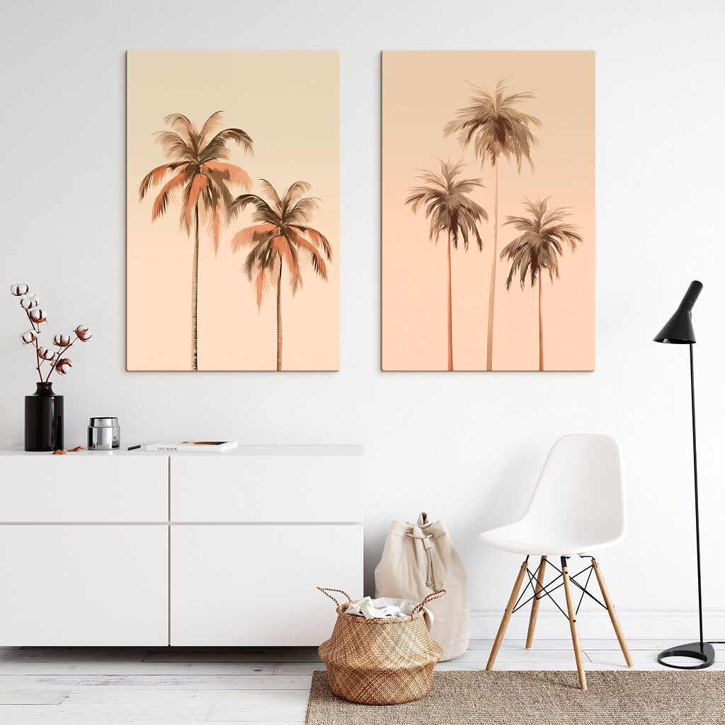 Palmeras con luz melocotón en un interior