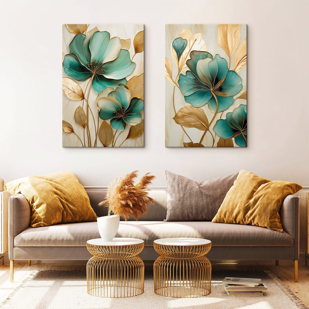 Flor verde y dorada en un interior