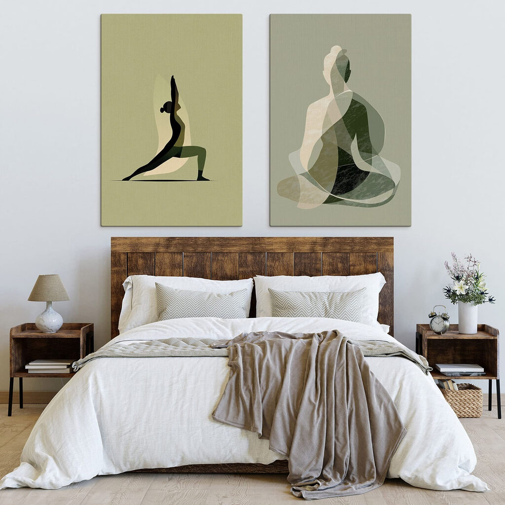 Mujer haciendo yoga en un interior
