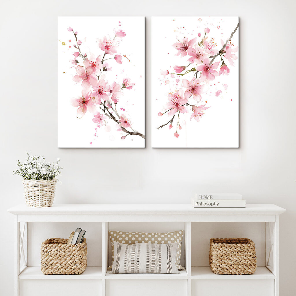 Ramas de flor rosa en un interior