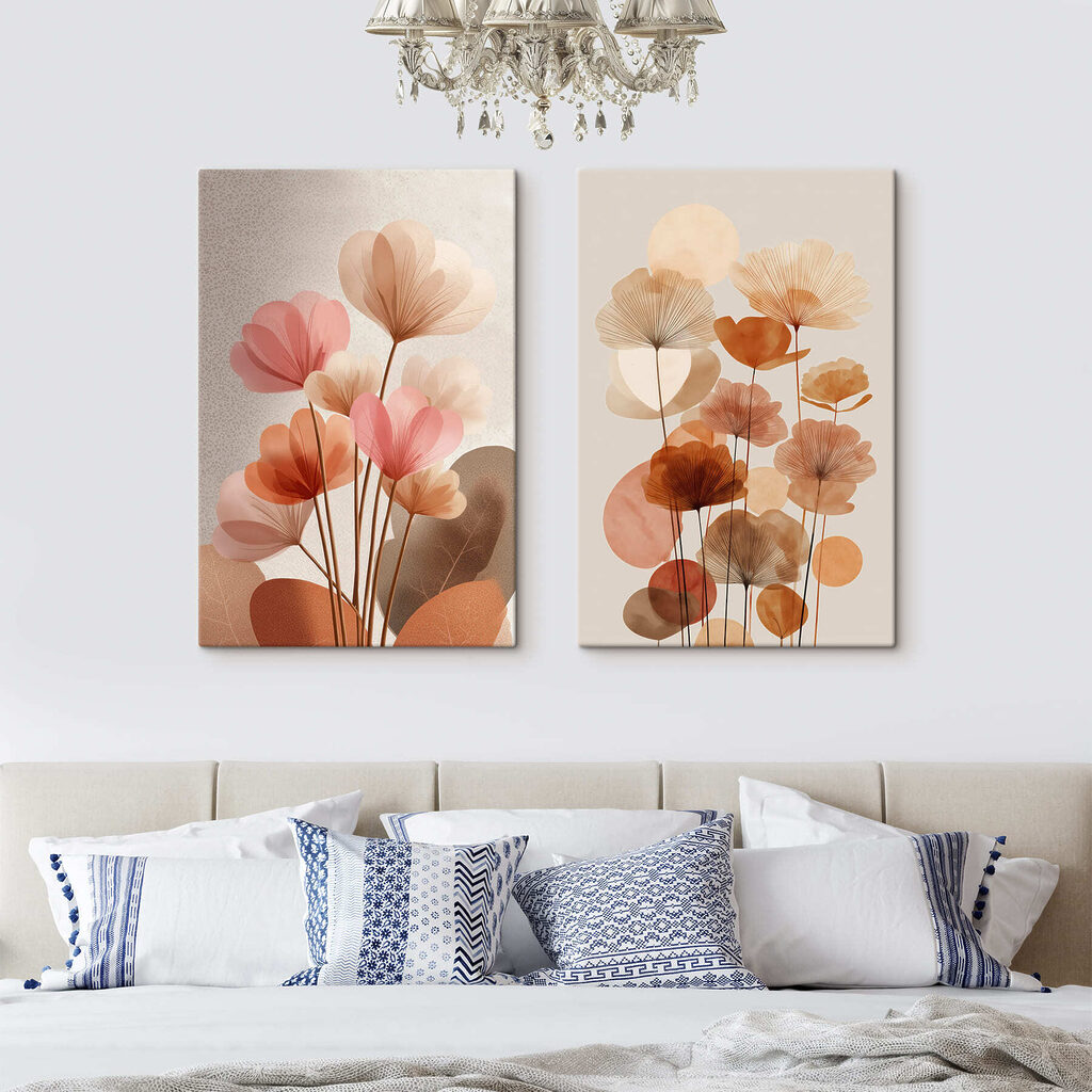 Flores sobre tallos altos en un interior