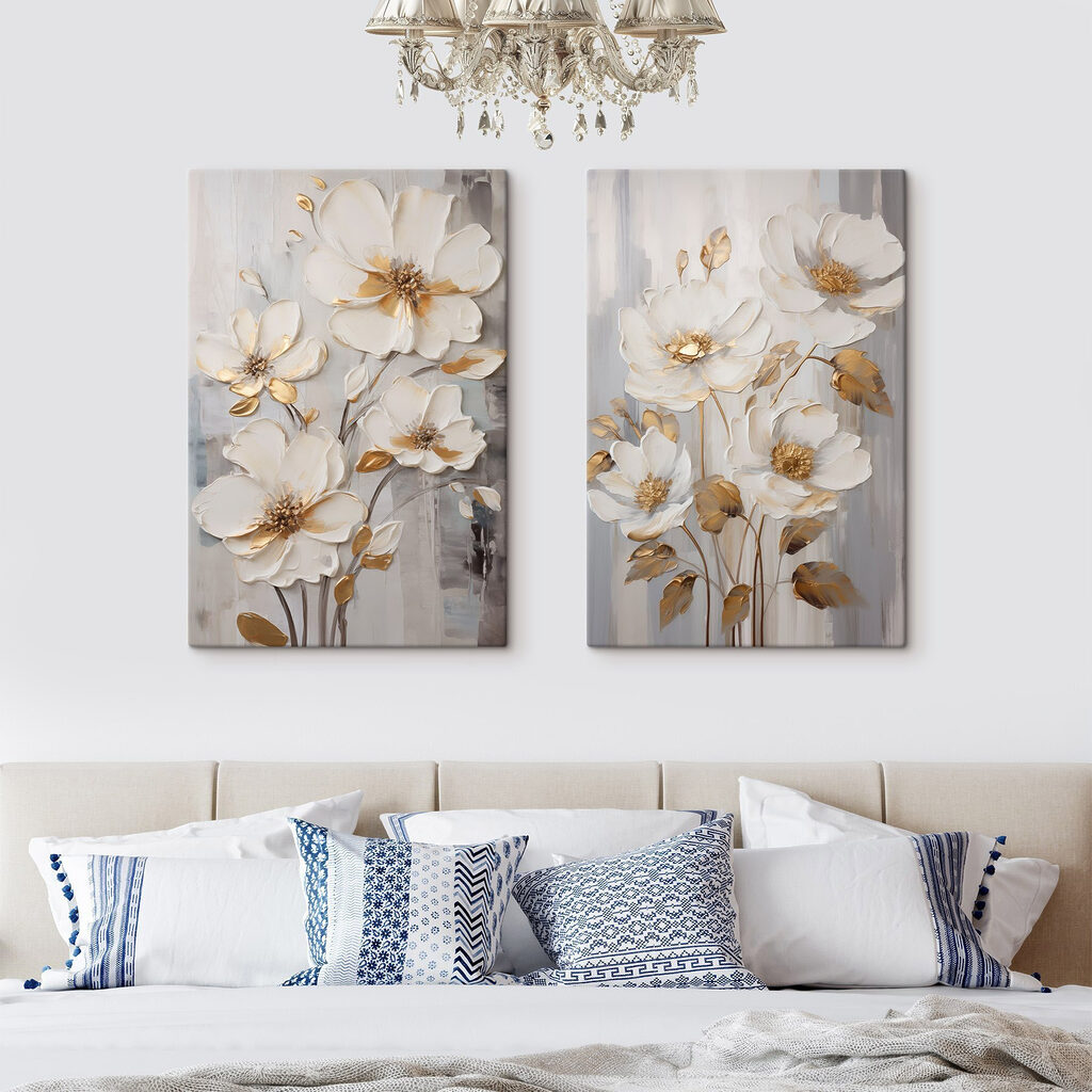 Flores blancas sobre gris en un interior