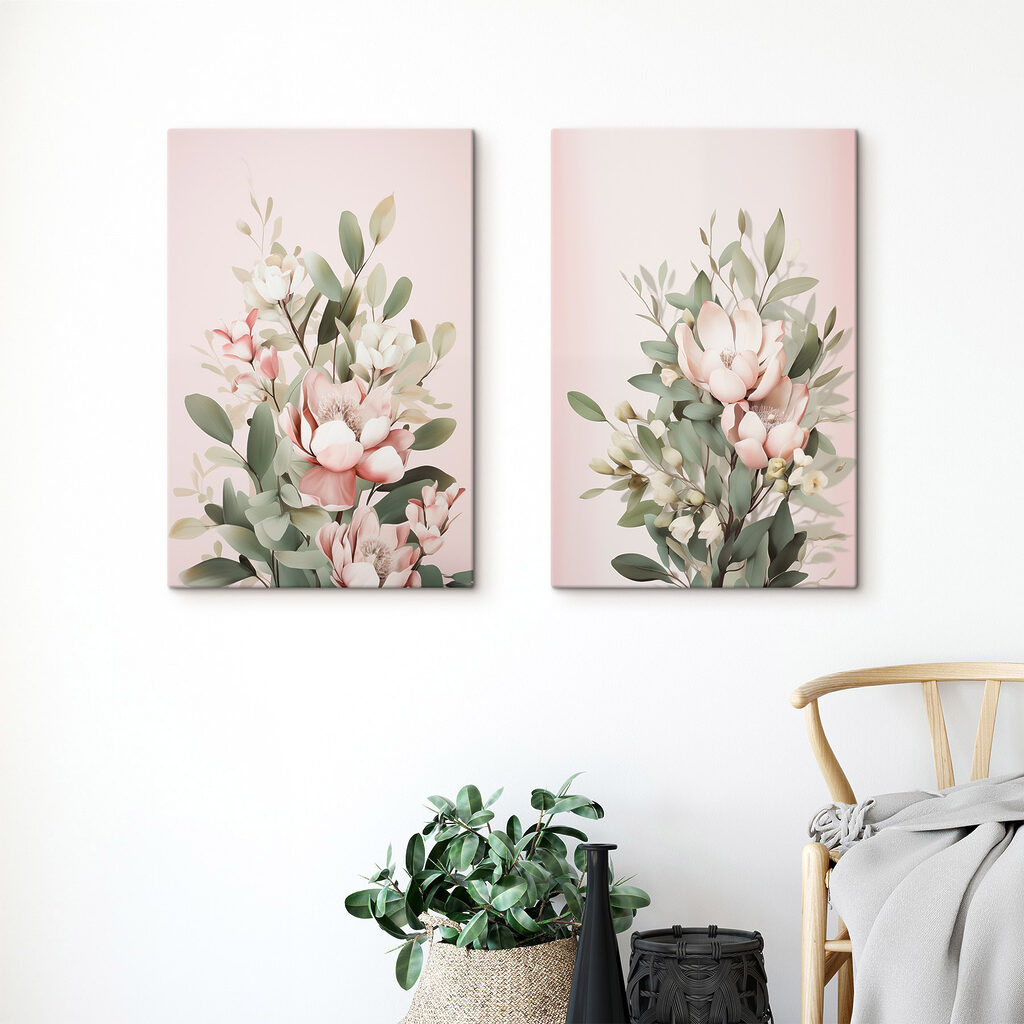 Flores rosas entre verde en un interior