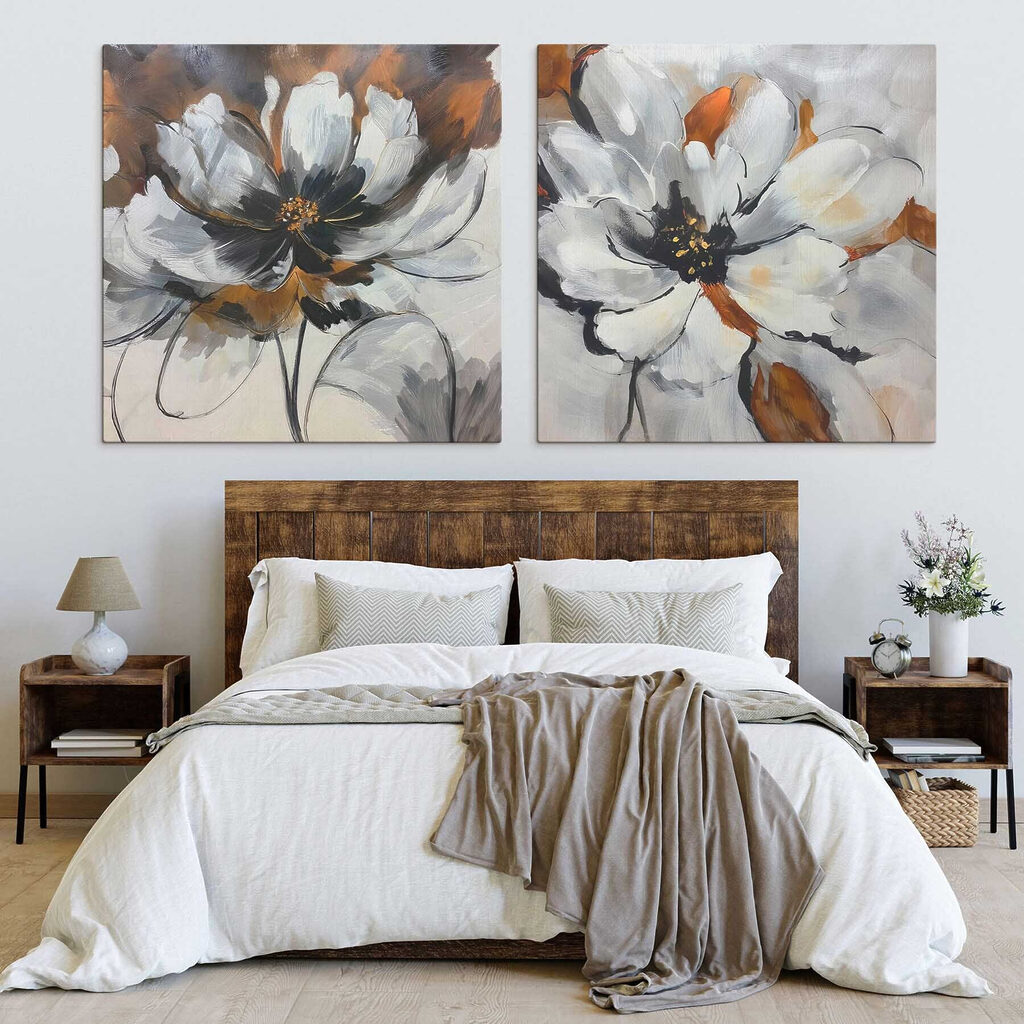 Flores de centro oscuro en un interior