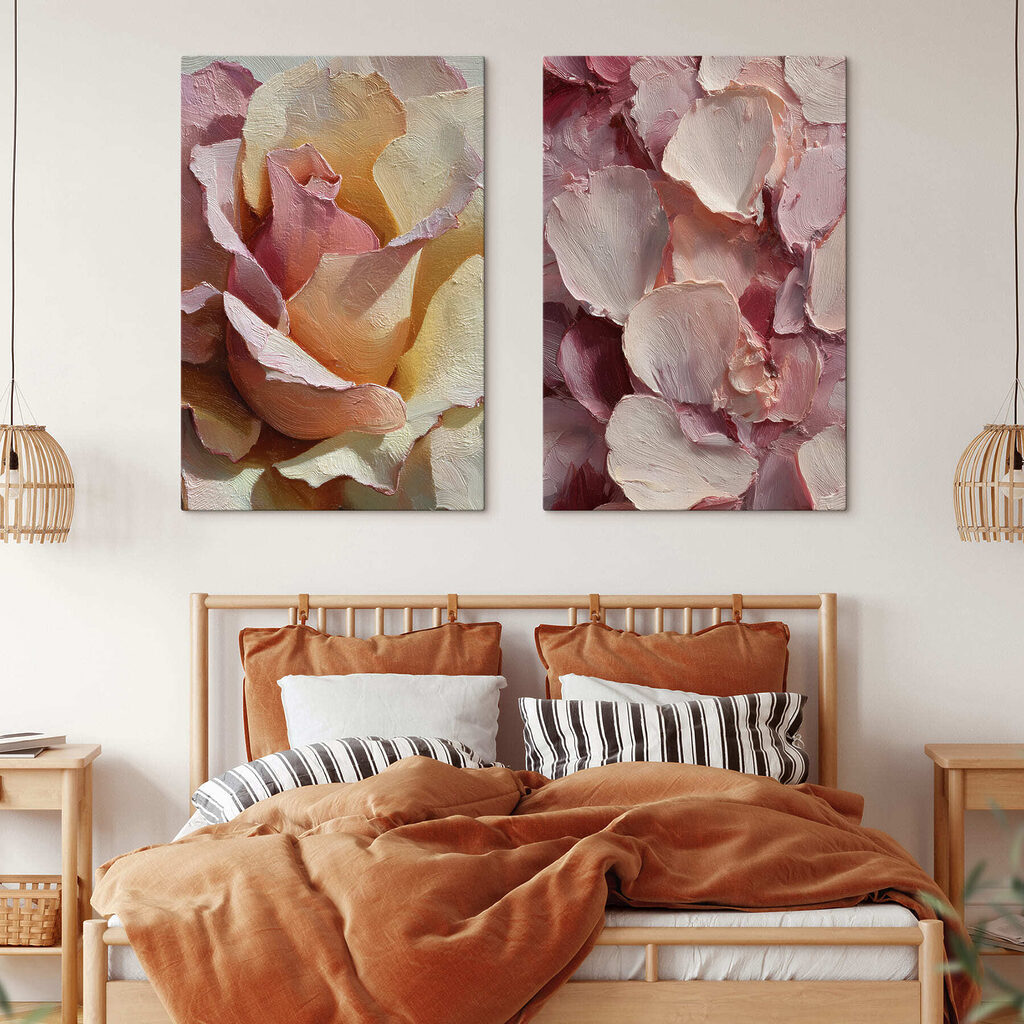 Pétalos en pintura gruesa en un interior