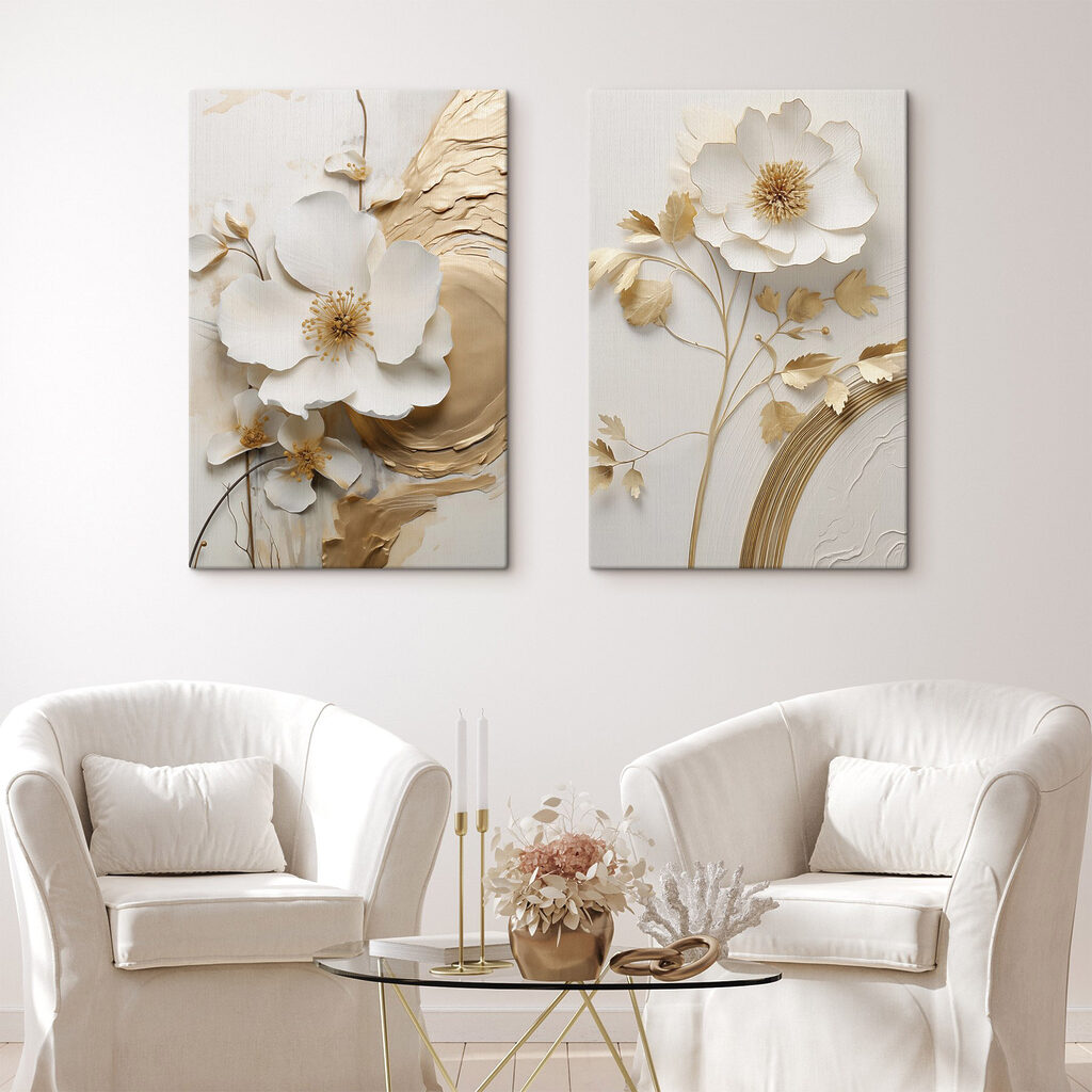 Flor blanca y oro en un interior