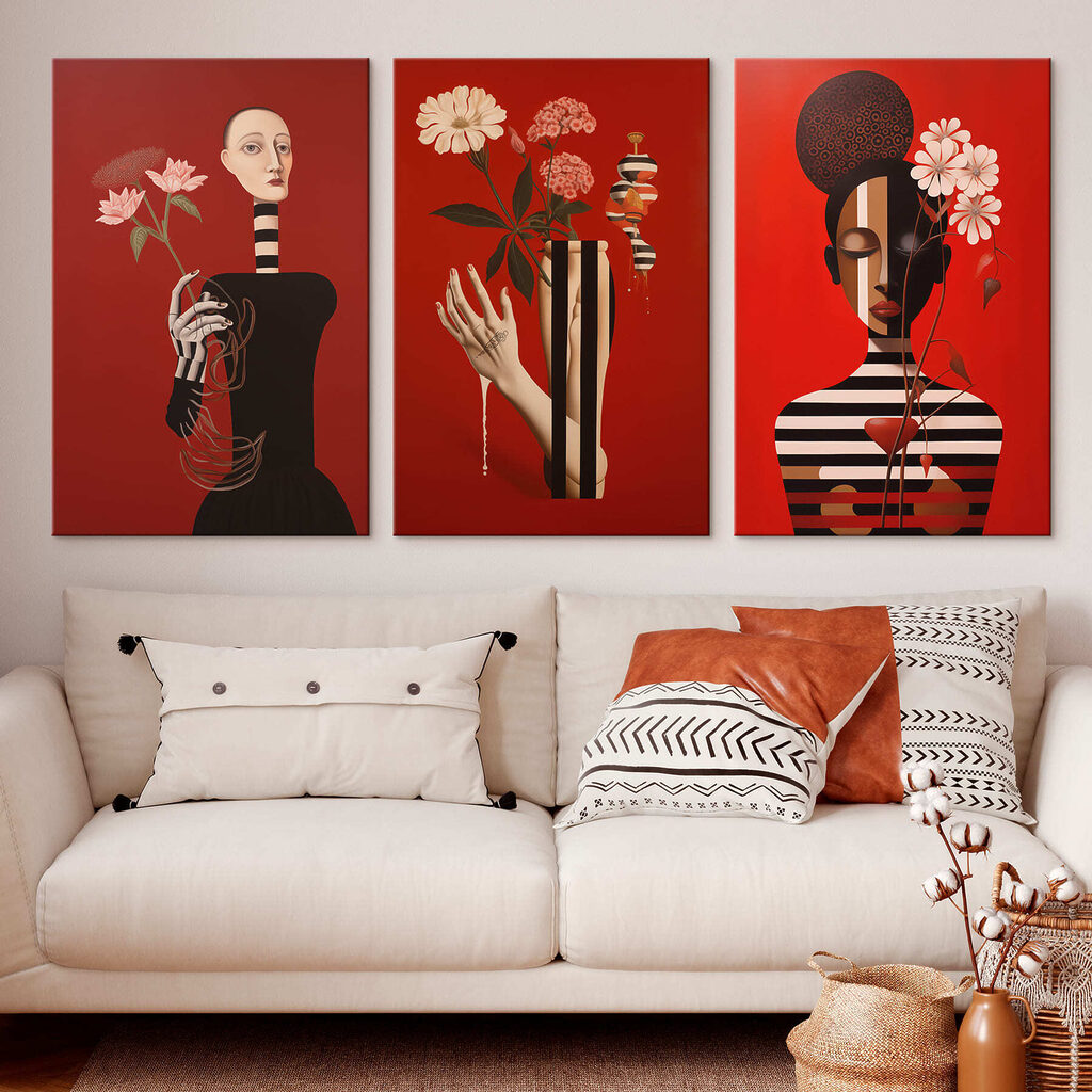 Figuras rayadas con flores en un interior