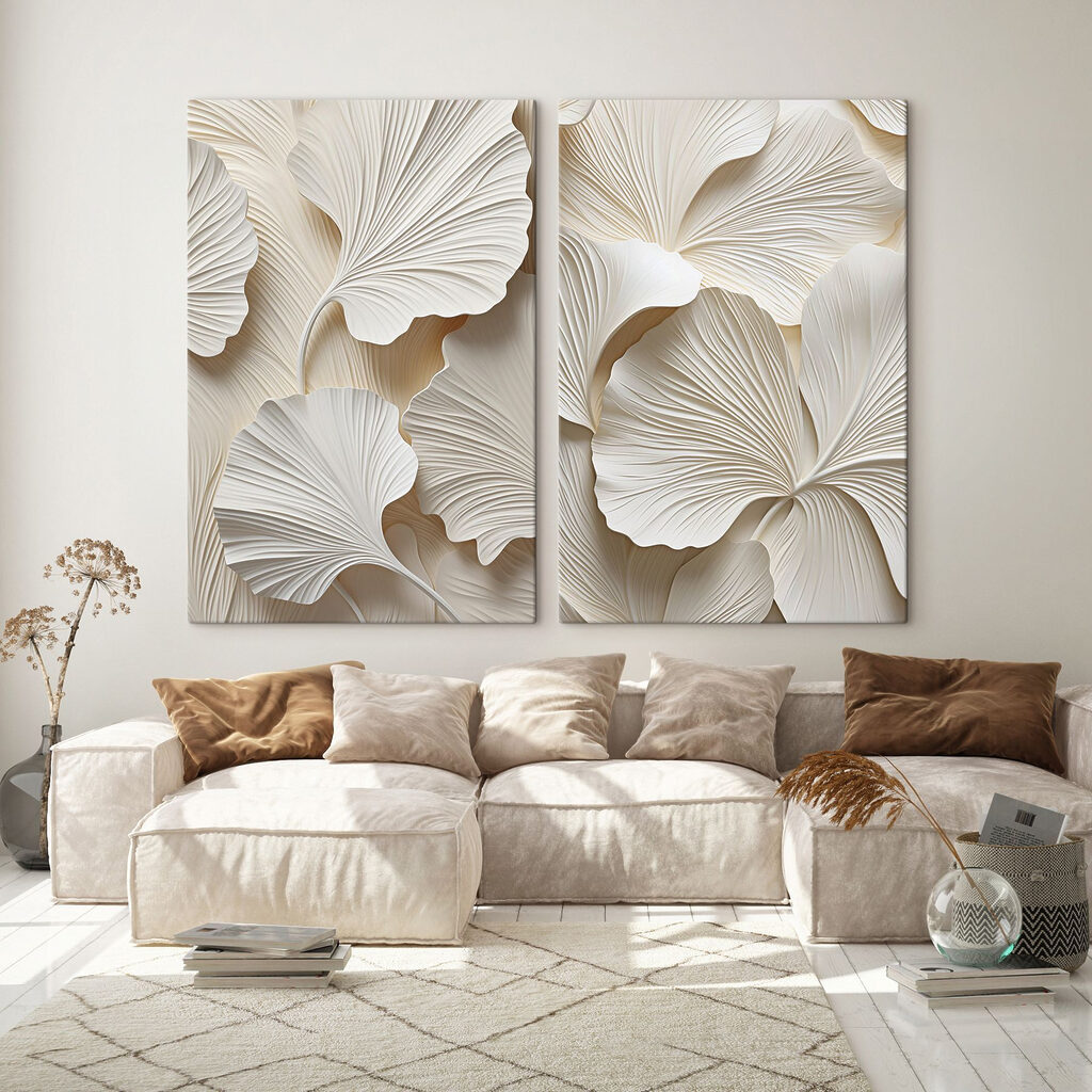 Abanicos blancos con pliegues en un interior