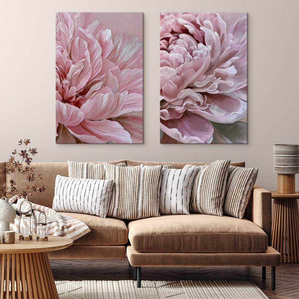 Flores rosas de cerca en un interior