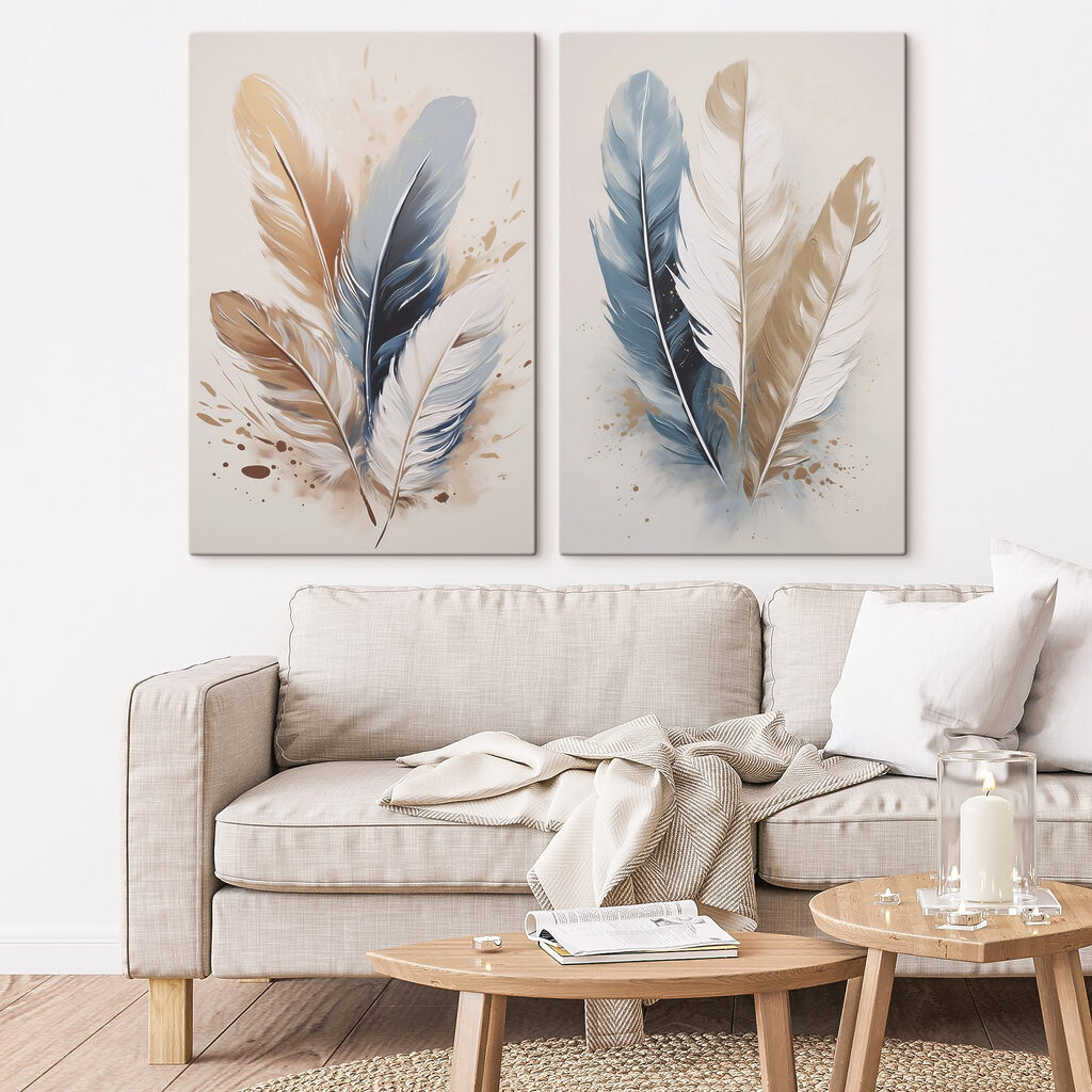 Plumas en acuarela azul en un interior
