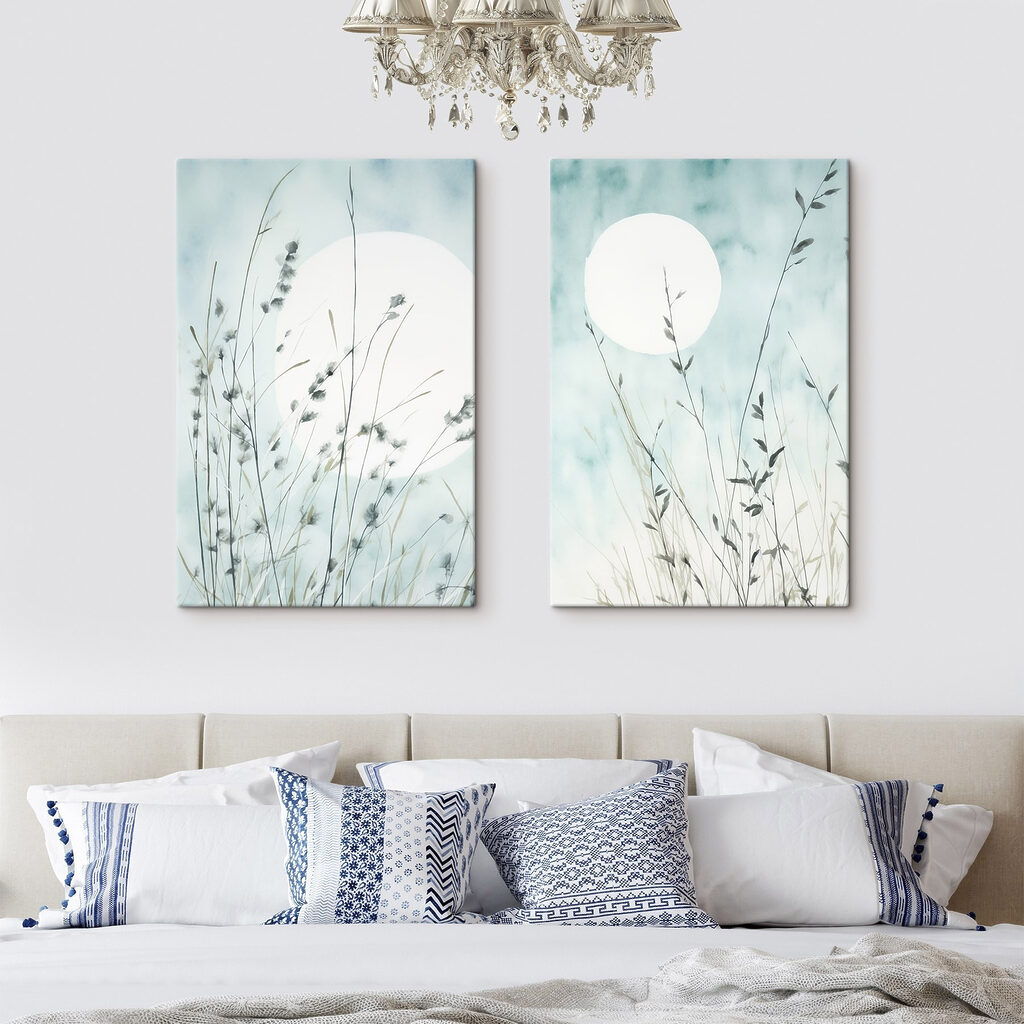 Luna entre hierbas en un interior