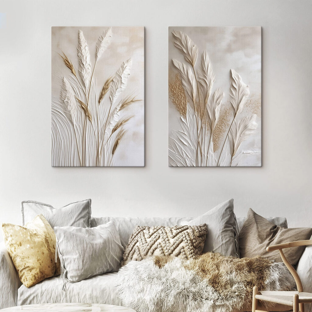 Gramíneas de bordes blancos en un interior