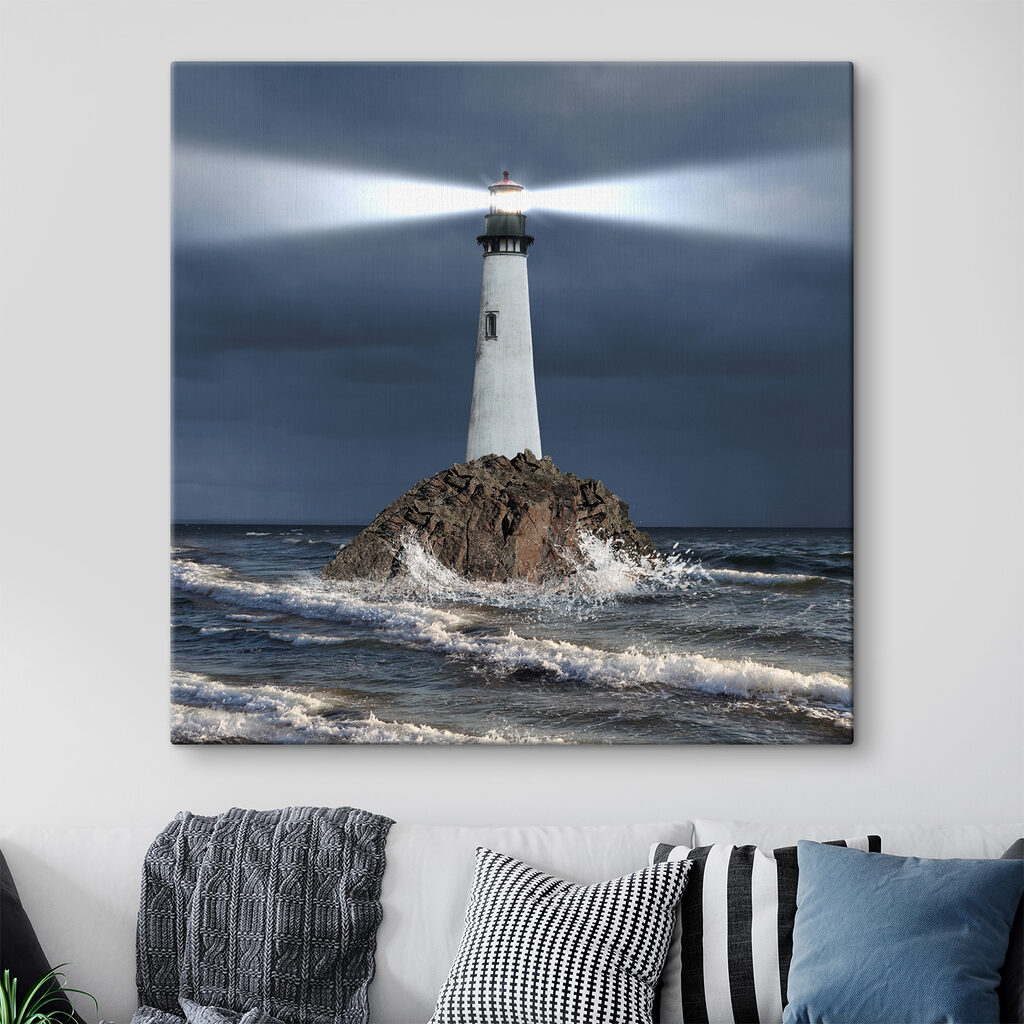 Faro en la tormenta en un interior