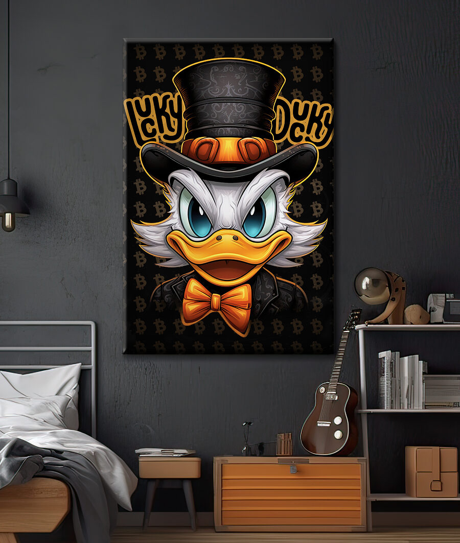 Pato con pajarita naranja en un interior