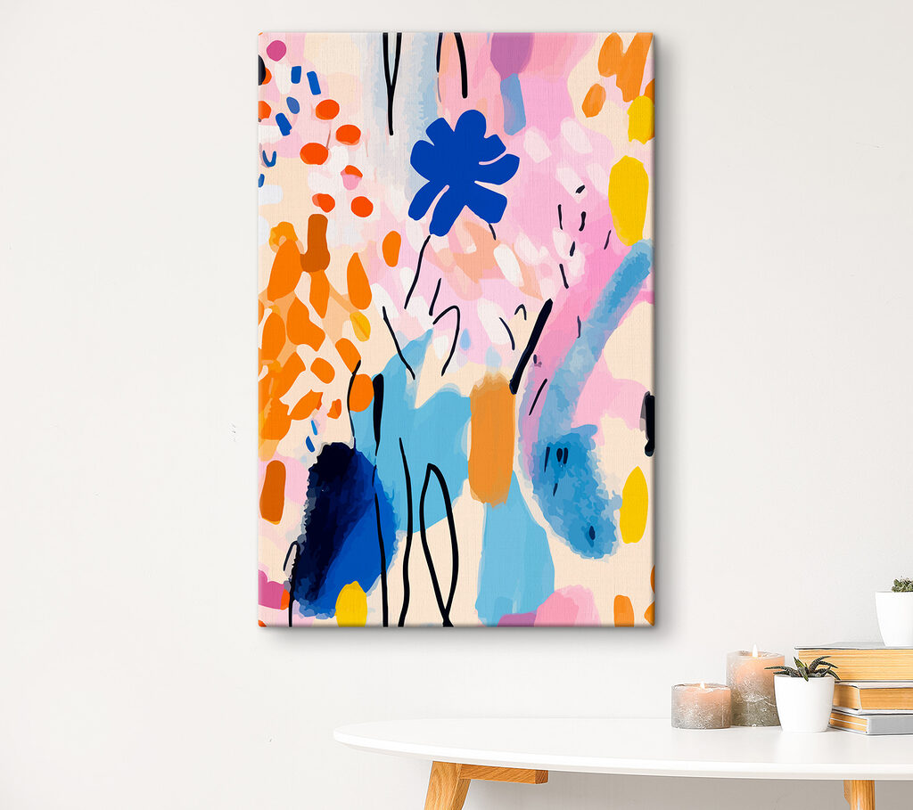 Formas de color unidas en un interior