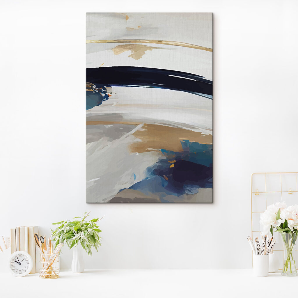 Arco azul sobre pintura — interior 4