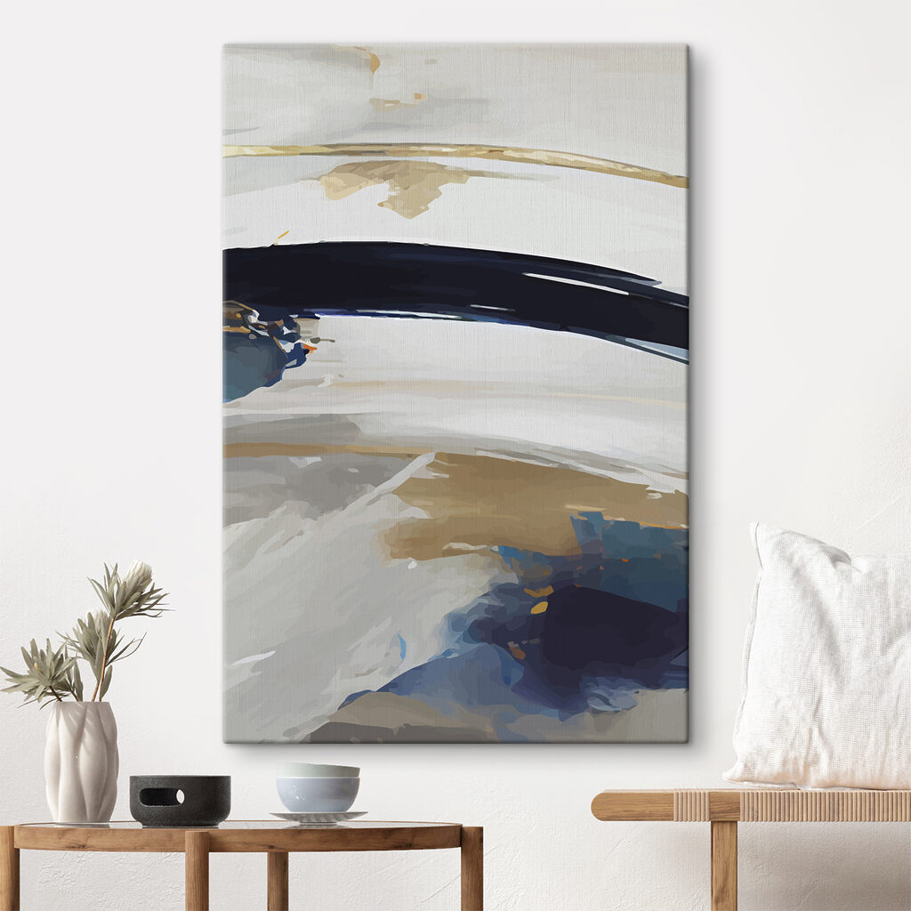 Arco azul sobre pintura — interior 3