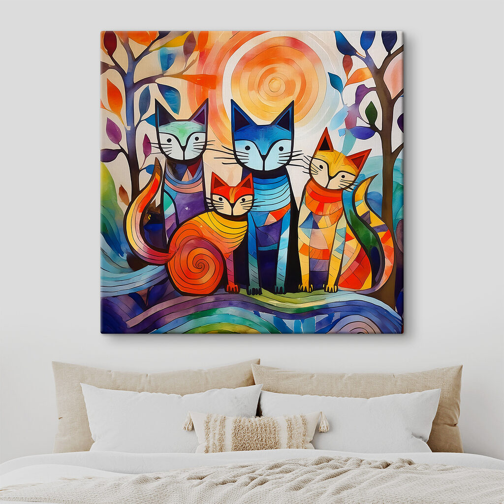 Cuatro gatos bajo espirales en un interior