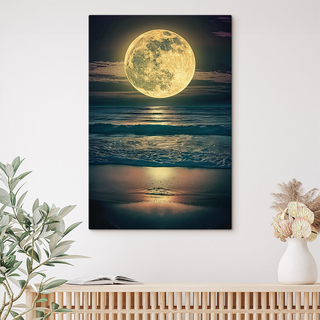 Luna dorada sobre olas en un interior