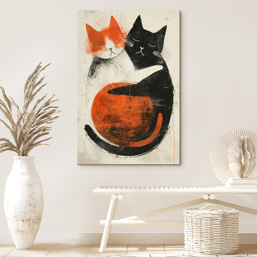 Dos gatos abrazados en un interior