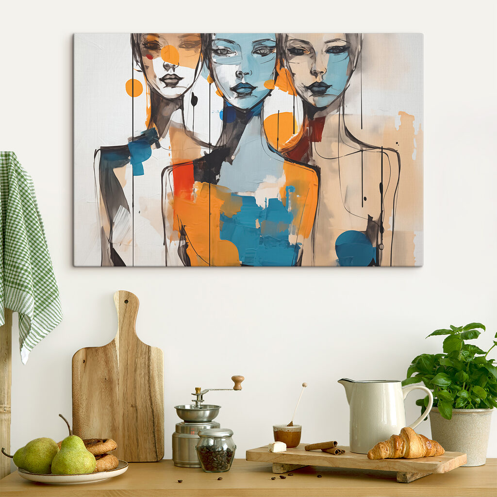 Tres rostros comparten color — interior 1