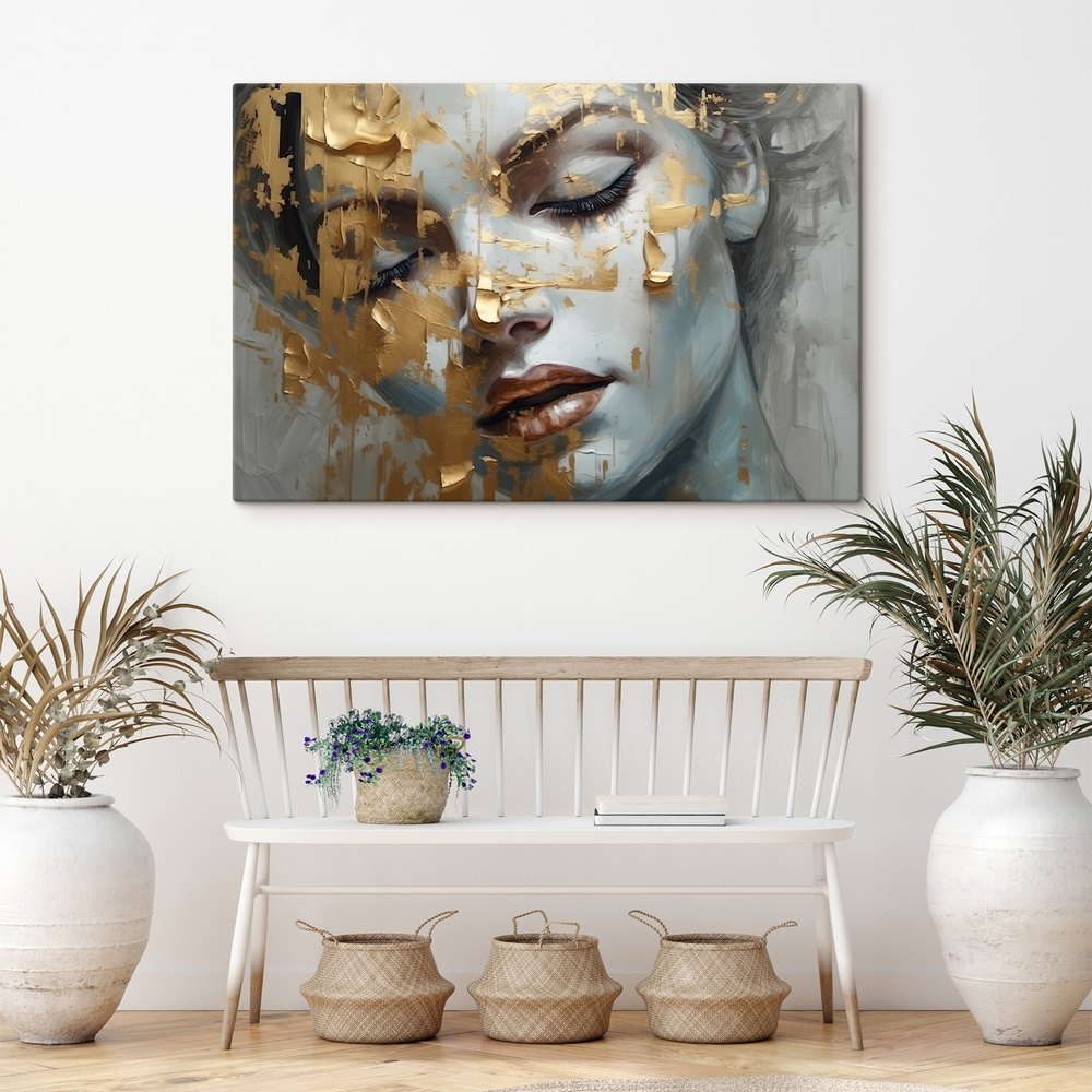 Rostro entre destellos dorados — interior 1