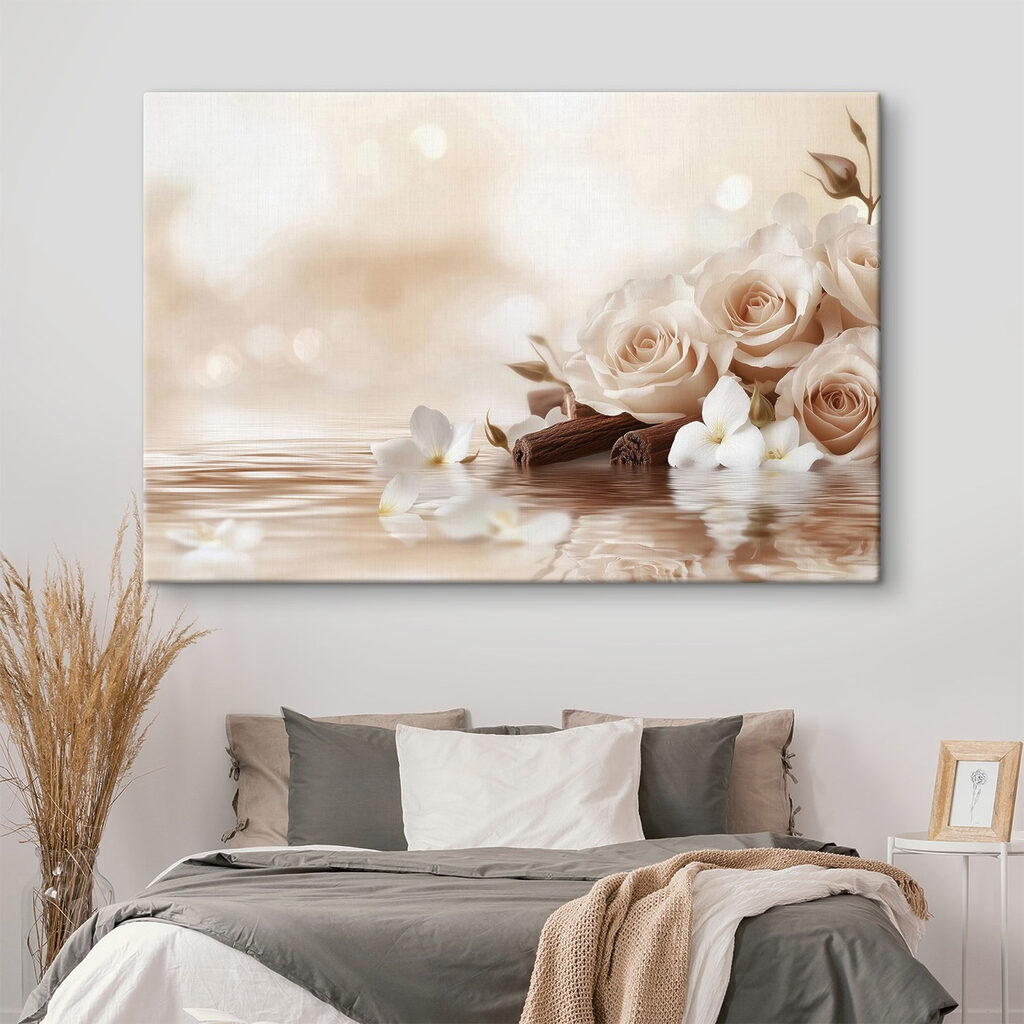 Rosas junto al agua en un interior