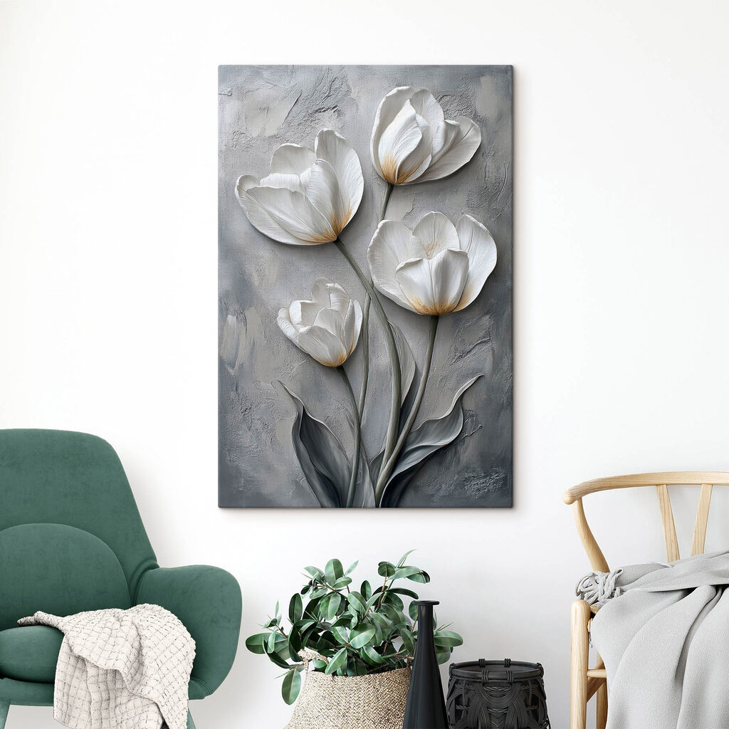 Cuatro tulipanes sobre gris — interior 1