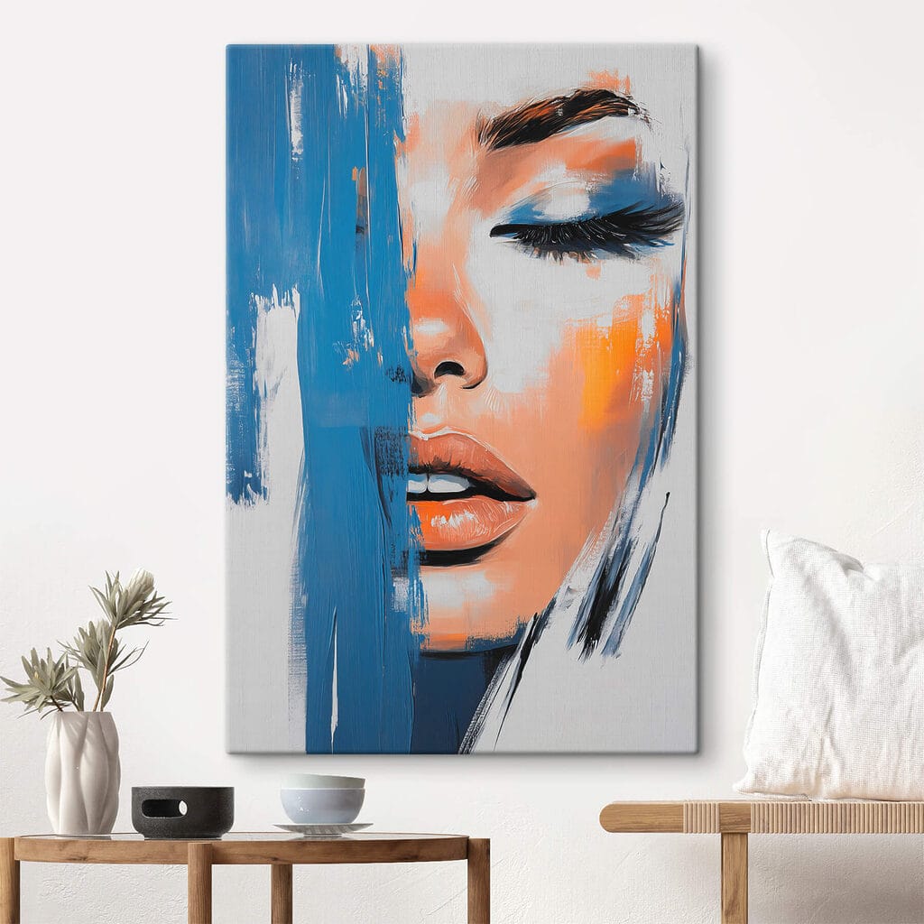 Mirada tras pintura azul — interior 1