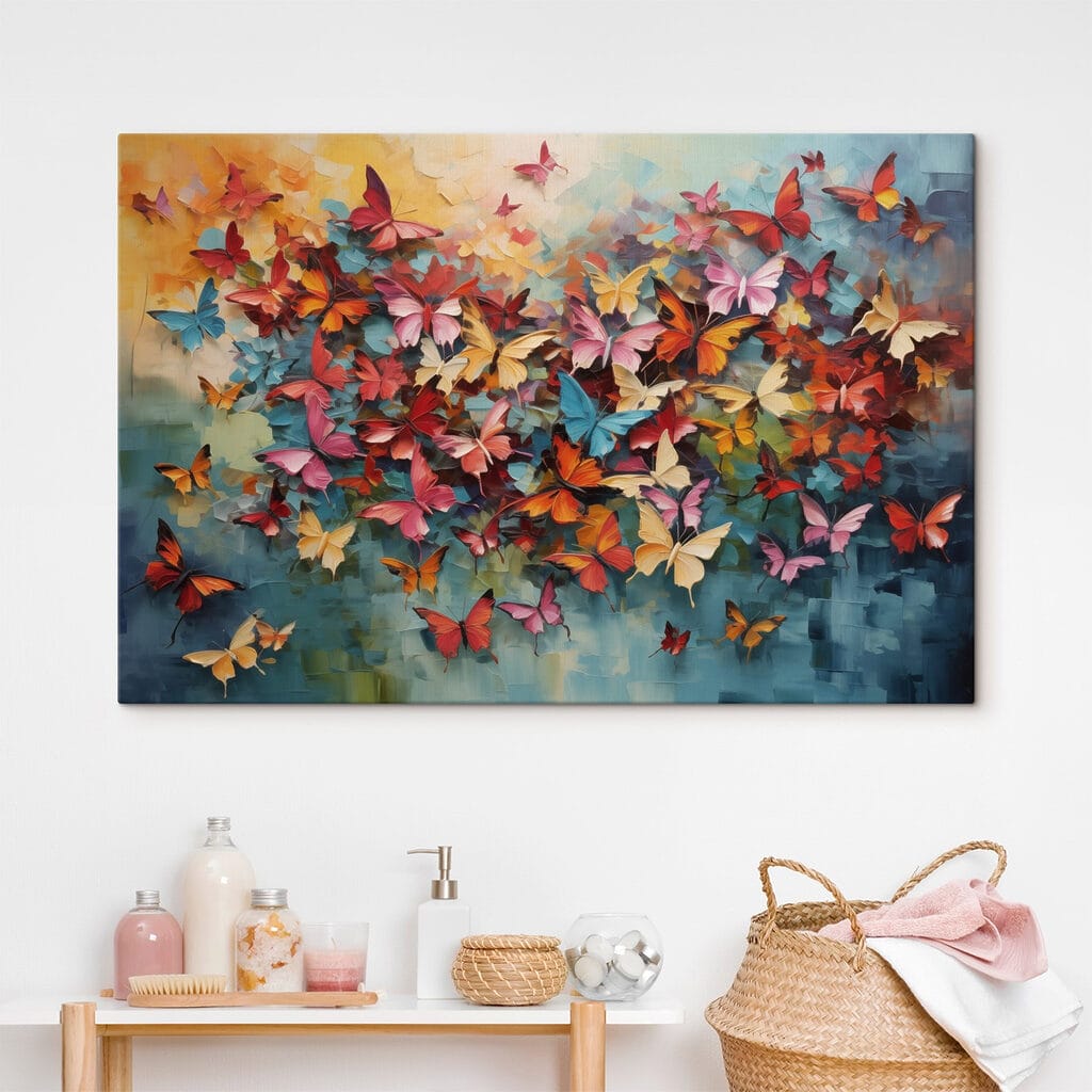 Mariposas de colores cálidos en un interior