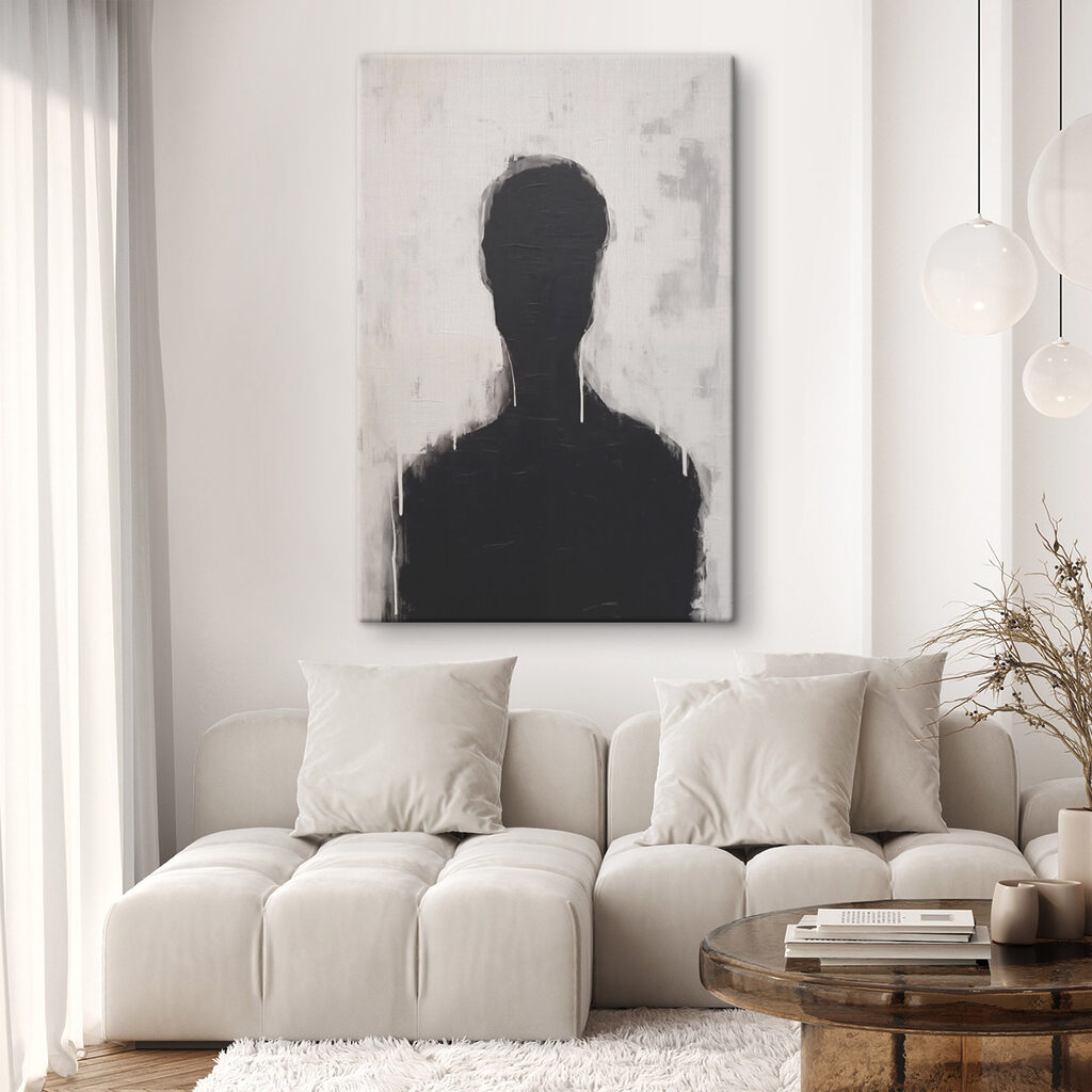 Silueta oscura en gris — interior 1