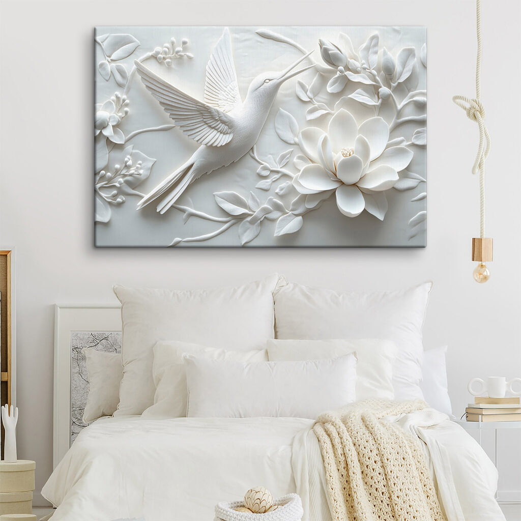 Colibrí blanco entre flores — interior 2