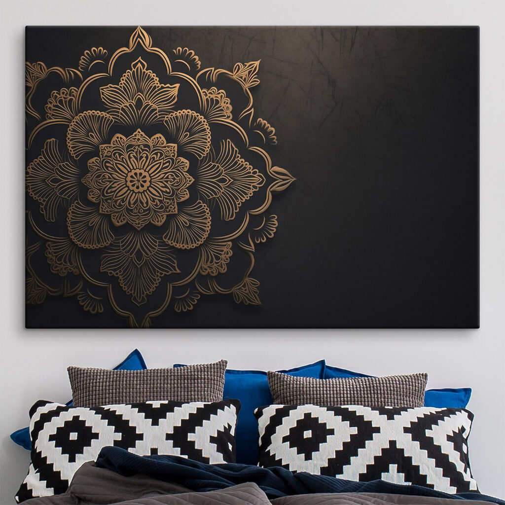 Mandala dorada sobre negro — interior 1