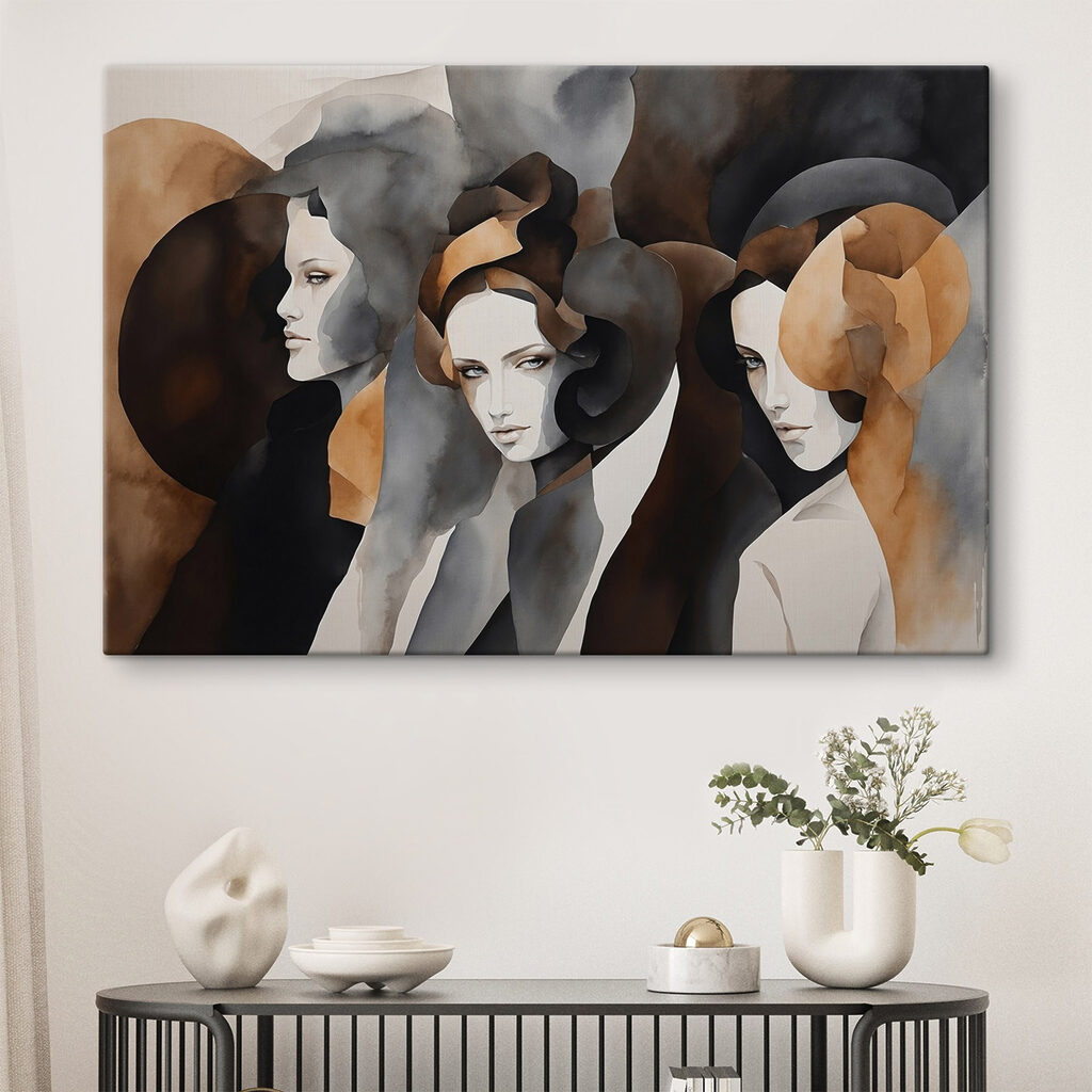 Tres mujeres entre formas — interior 1