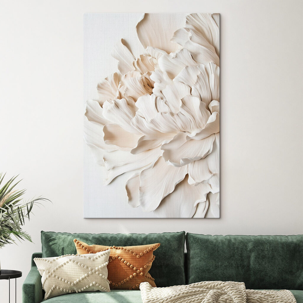Flor crema de pétalos en un interior
