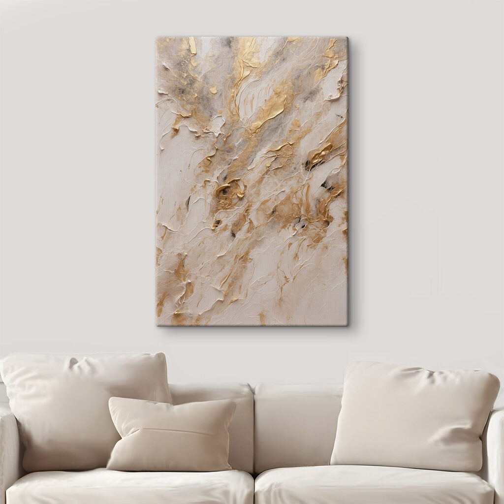 Vetas doradas sobre beige en un interior