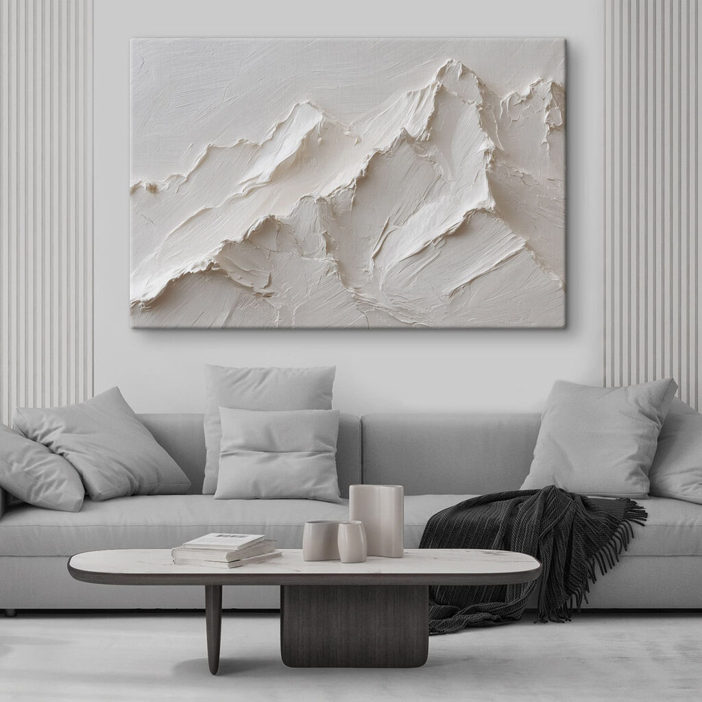 Crestas de montaña blancas en un interior