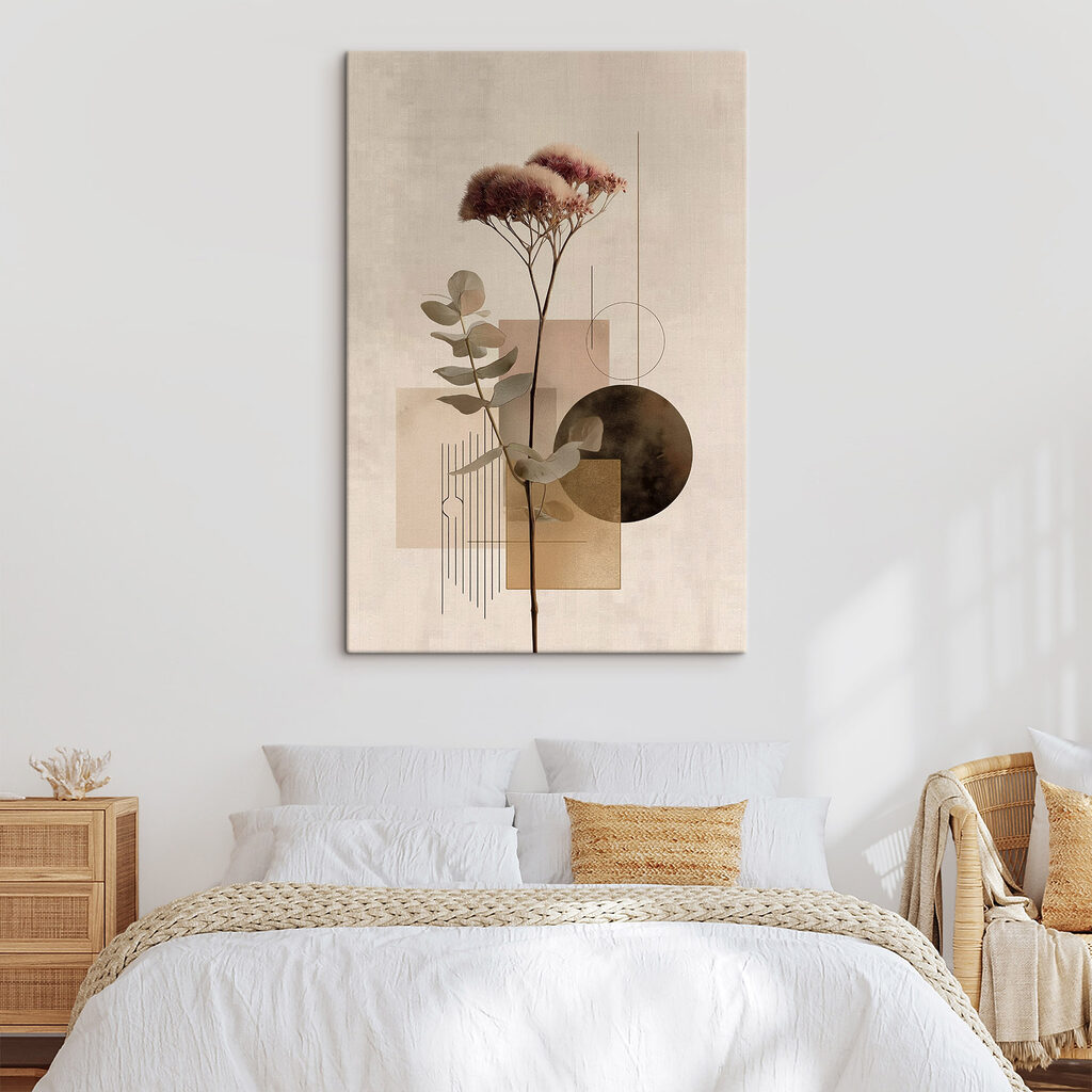 Flor seca entre formas en un interior