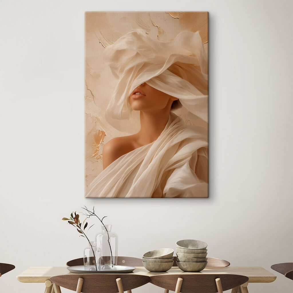 Mujer tras velos crema — interior 3