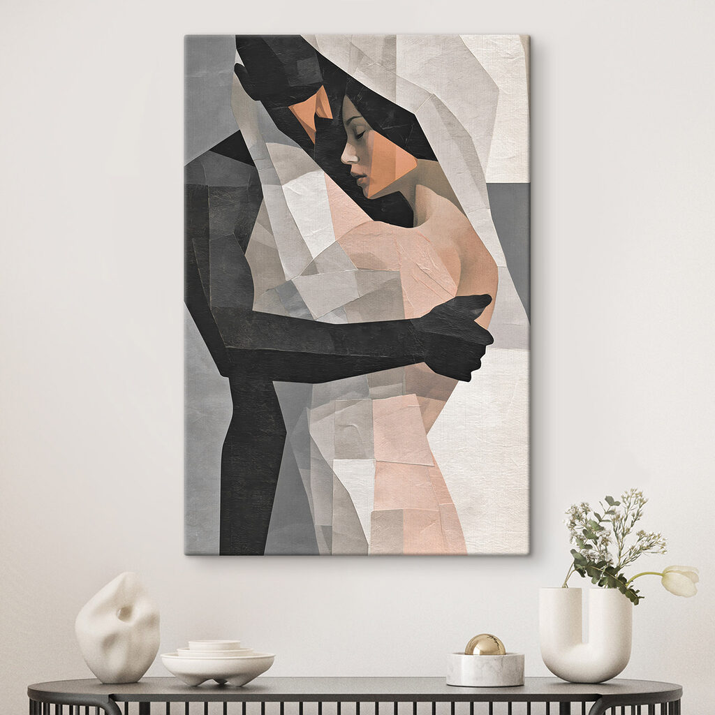 Pareja abrazada en facetas — interior 3
