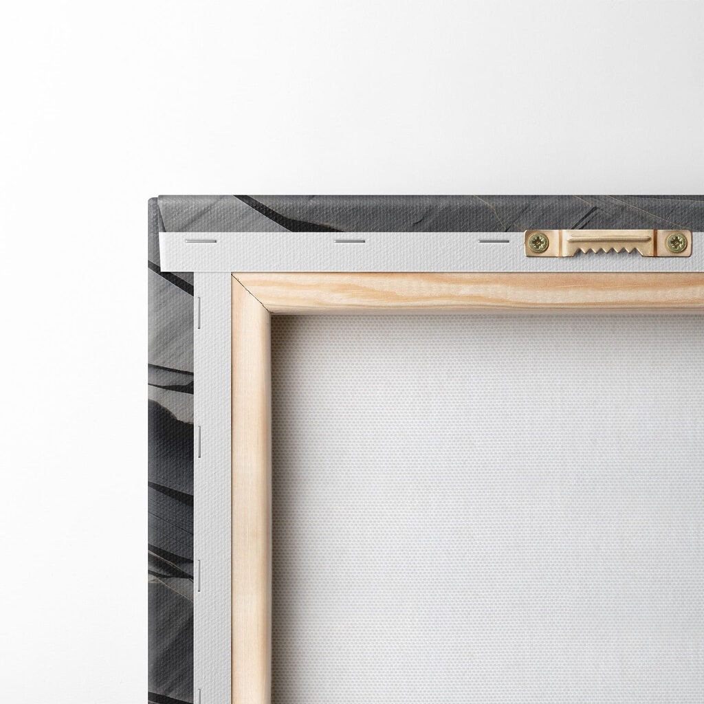 Capas oscuras en relieve — parte trasera