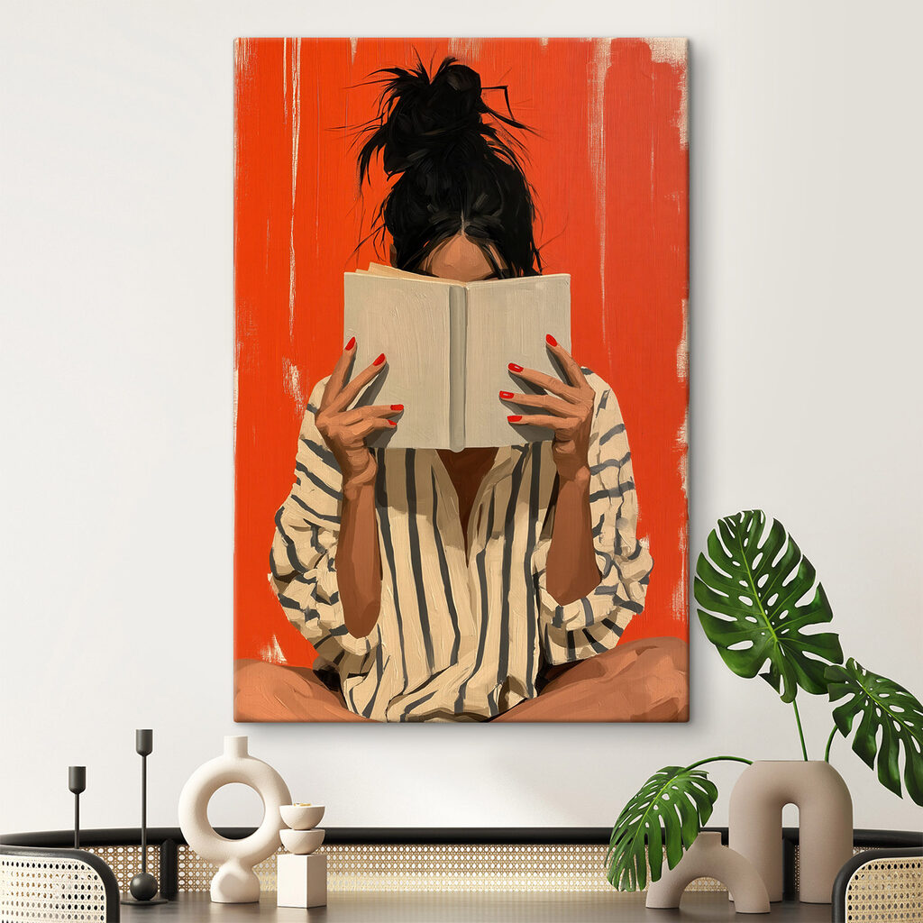 Mujer leyendo sobre naranja — interior 2