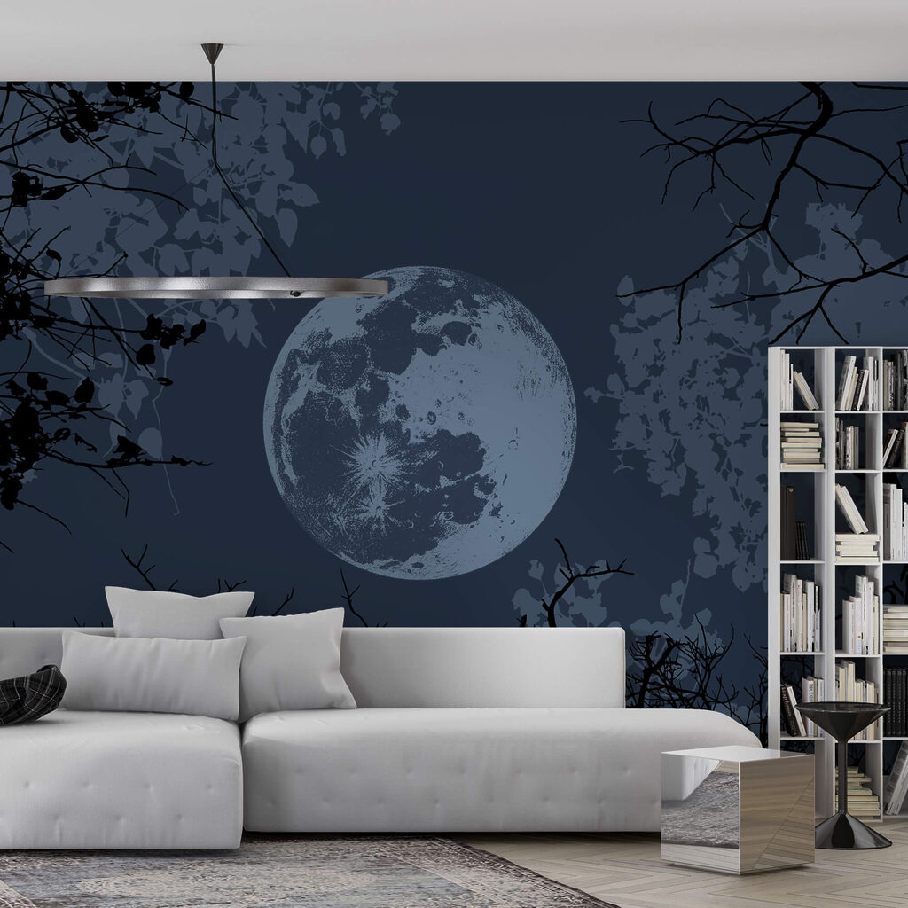 Luna entre ramas desnudas en un interior