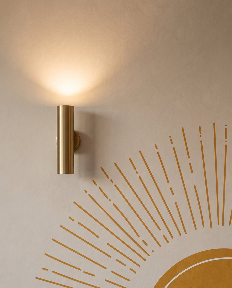Sol radiante sobre olas — detalle