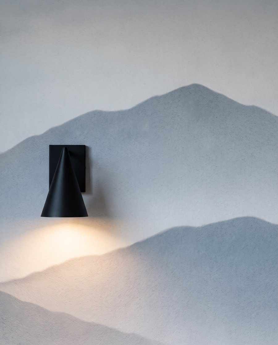 Crestas montañosas lejanas — detalle